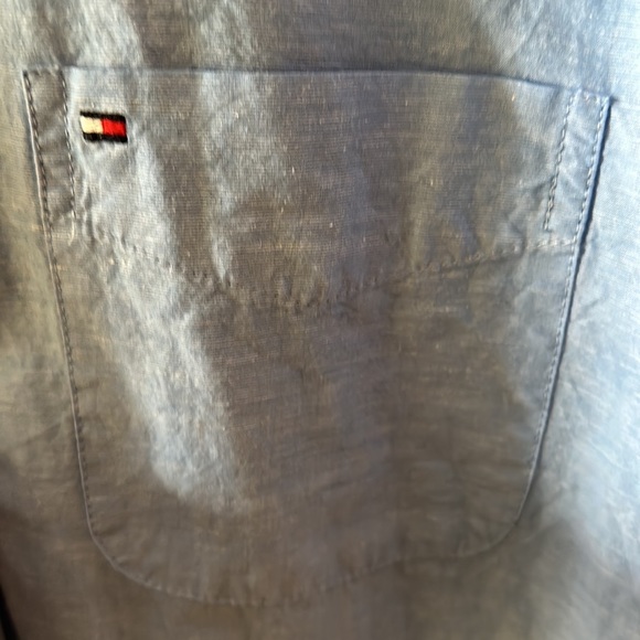 Tommy Hilfiger button down - Picture 4 of 5